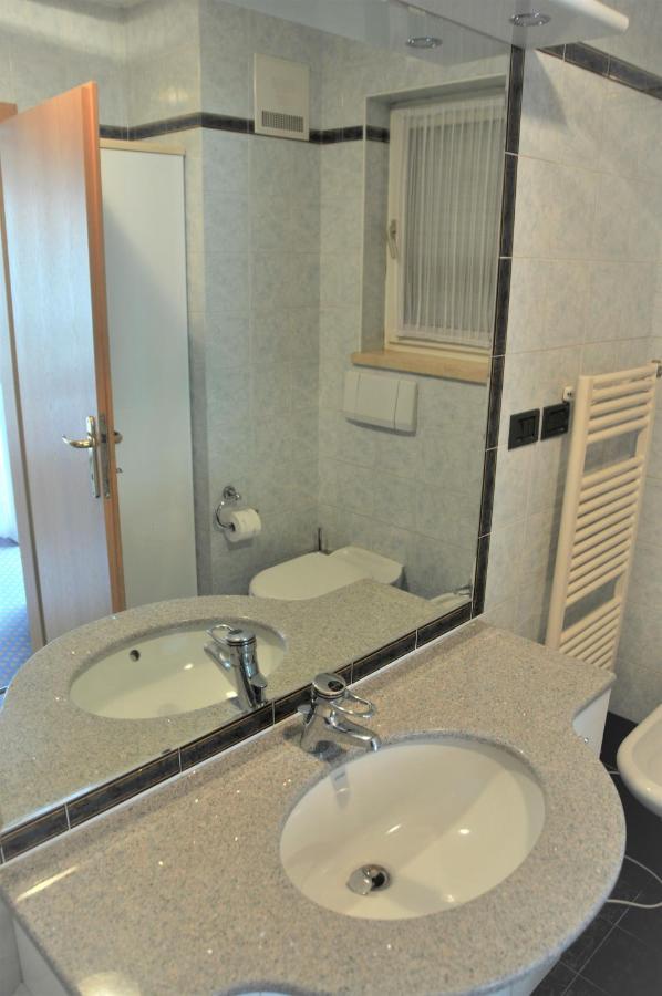 Residenza E Appartamenti Le Colonnine Pozza di Fassa Zewnętrze zdjęcie